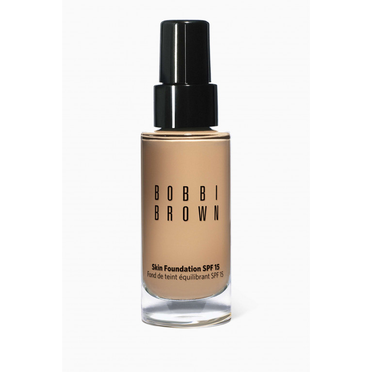 Bobbi Brown - Cool Sand Skin Foundation SPF15, 30ml