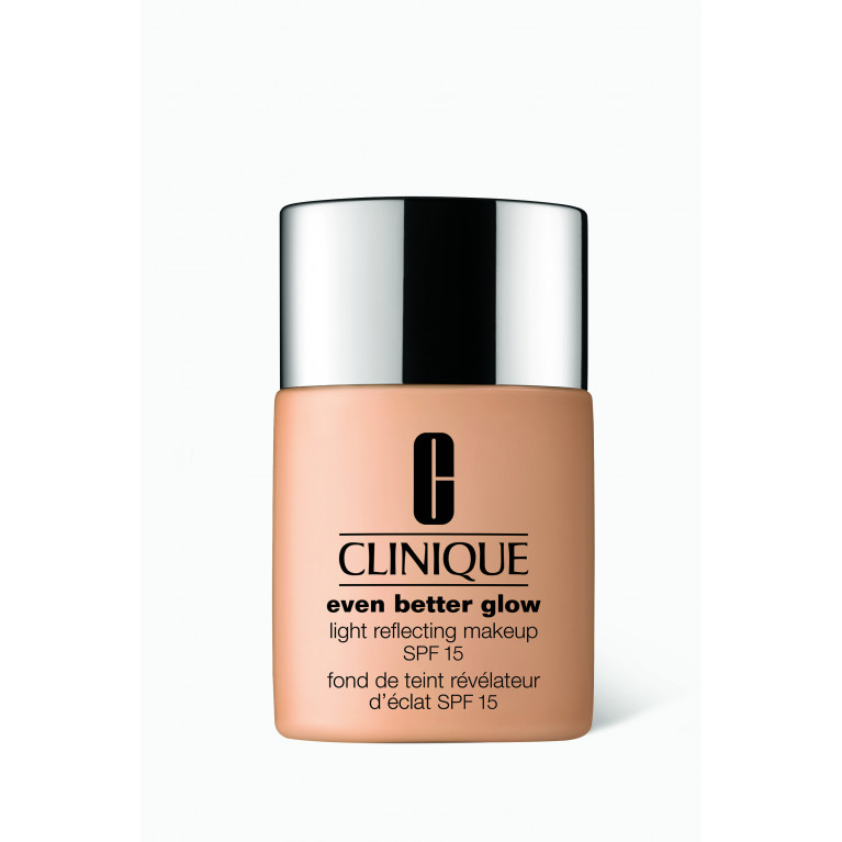 Clinique - CN 40 Cream Chamois Even Better Glow™ Light Reflecting Makeup SPF 15, 30ml