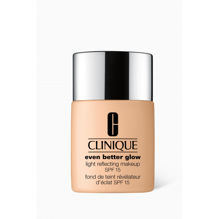 Clinique - CN 10 Alabaster Even Better Glow™ Light Reflecting Makeup SPF 15, 30ml