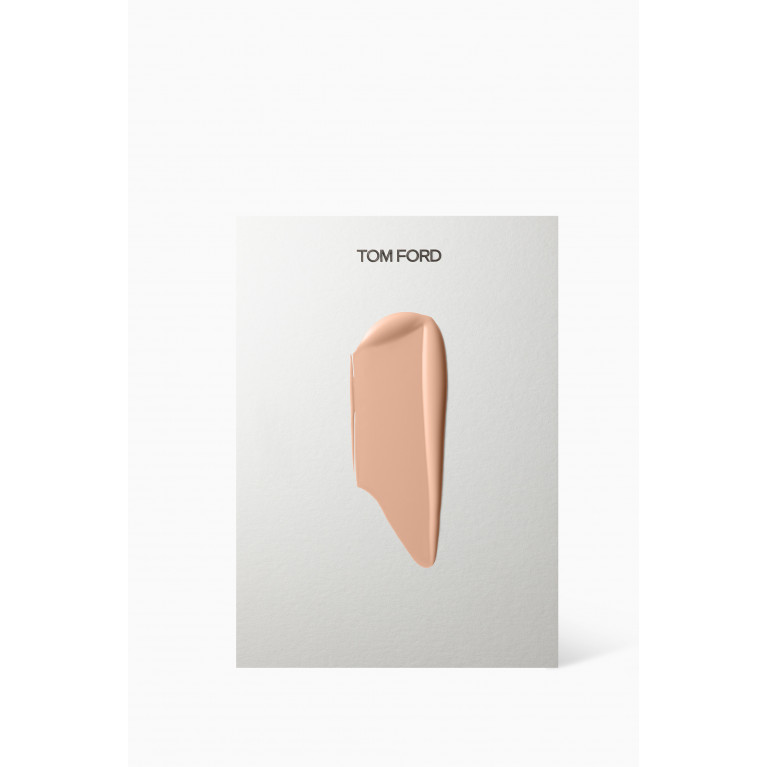 TOM FORD  - Shade & Illuminate Soft Radiance Foundation SPF50 0.5 Porcelain, 30ml