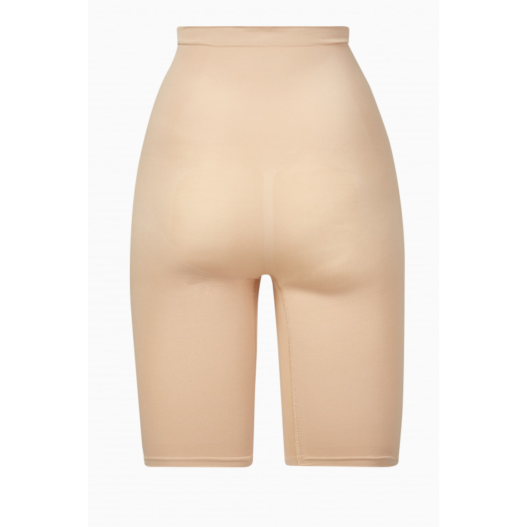 SKIMS - Seamless Sculpt Sculpting Shorts Above The Knee CLAY