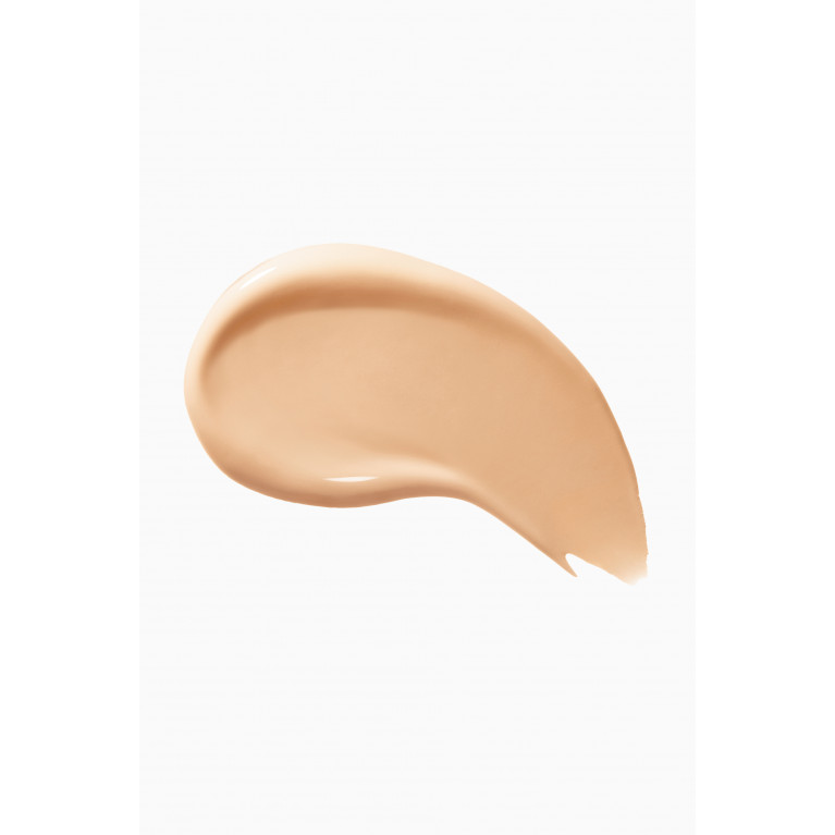 Shiseido - 140 Porcelain, Synchro Skin Radiant Lifting Foundation SPF 30, 30ml