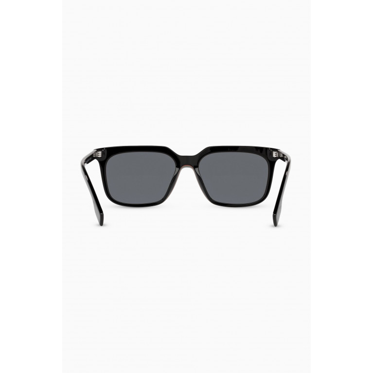 Burberry - Carnaby Sunglasses Black