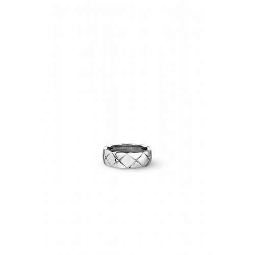 CHANEL - Quilted motif, small version, 18K white gold