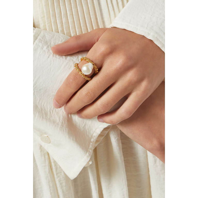 Joanna Laura Constantine - Modern Vintage Double Twisted Pearl Ring in 18k Gold-plated Brass
