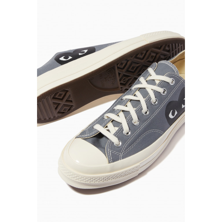 Comme des Garçons  - x Converse Chuck 70 Low Top Sneakers in Canvas Grey