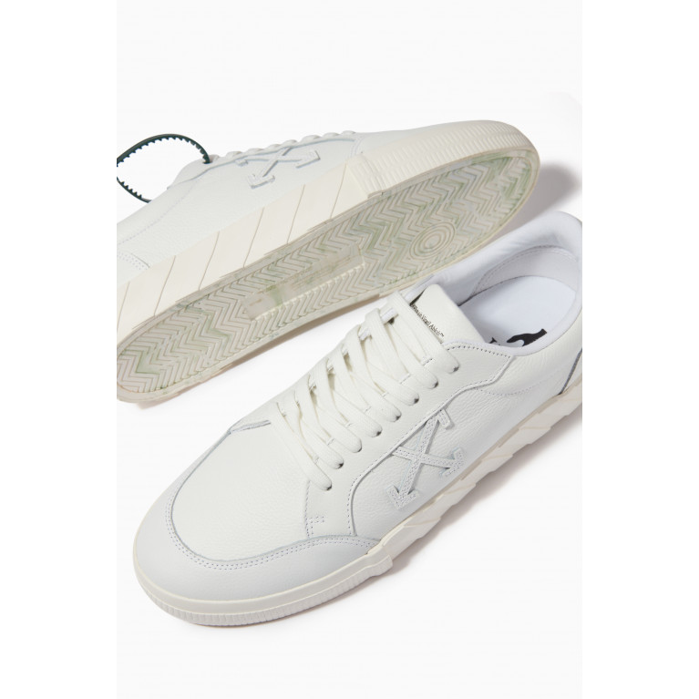 Off-White - Low Vulcanized Sneakers in Calf Leather White