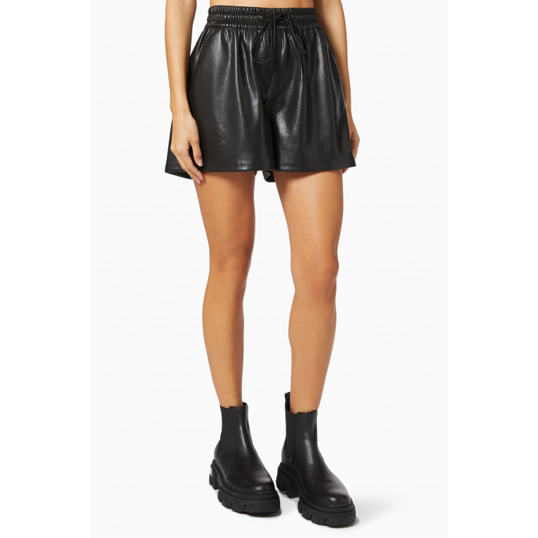 Good American - Better Than Leather Shorts in Faux Leather Black