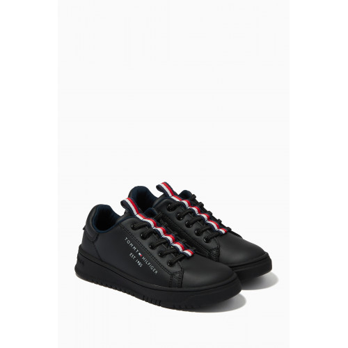 Tommy Hilfiger - Low Cut Lace-up Sneakers in Faux Leather & Fabric