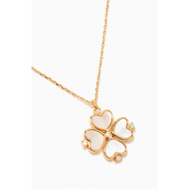 Kate Spade New York - Legacy Spade Flower Pendant Necklace in Gold-plated Brass