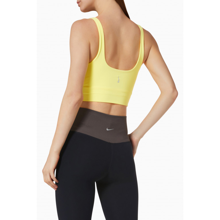 Nike - Nike Yoga Luxe Crop Top in Infinalon
