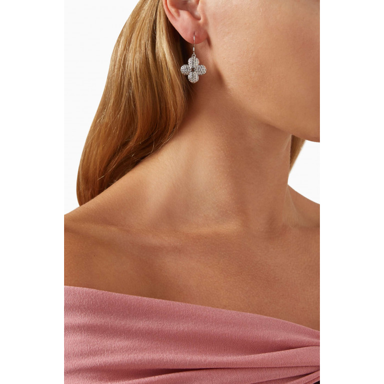 The Jewels Jar - Clover Flower Earrings in Sterling Silver