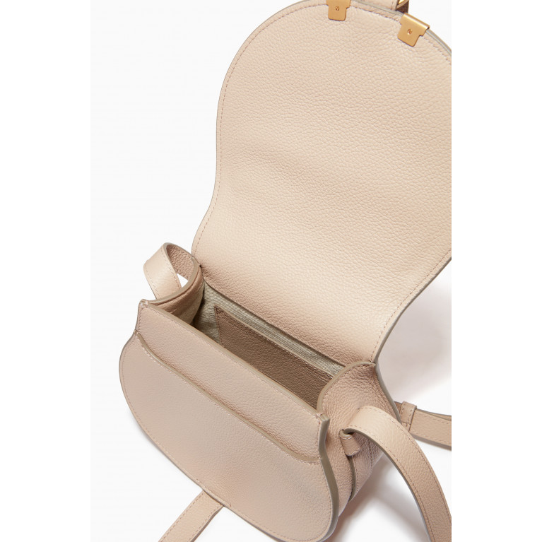 Chloé - Small Marcie Saddle Bag in Grained Calfskin Neutral