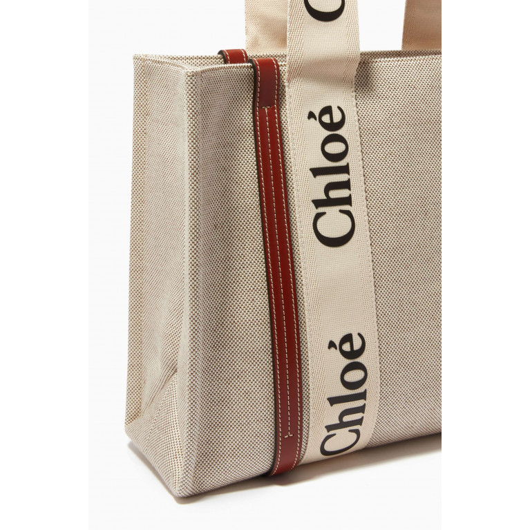 Chloé - Woody Medium Tote Bag in Linen Canvas & Calfskin Brown