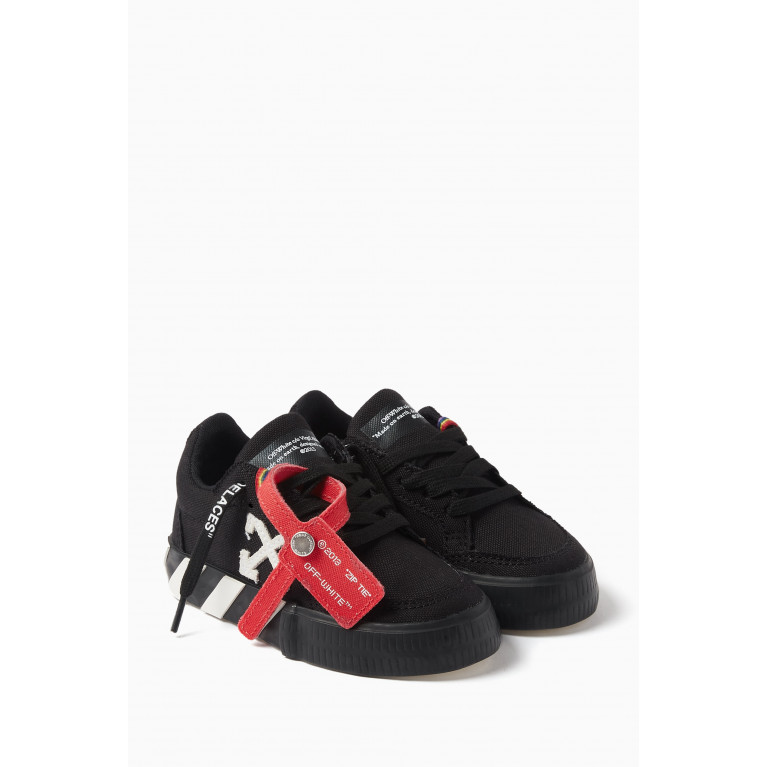 Off-White - Vulcanized Low-top Sneakers in Vulcanized Canvas Black