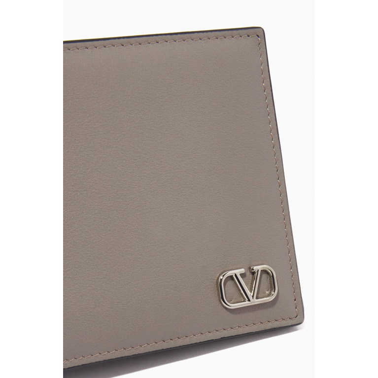Valentino - Valentino Garavani VLOGO Signature Wallet in Leather