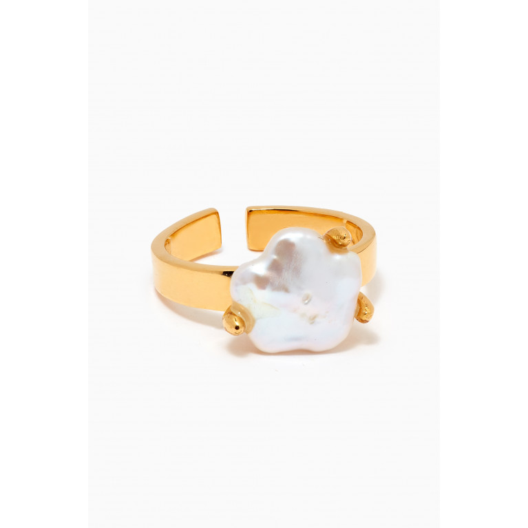 Misho - Fleur Pearl Ring in 22kt Gold-plated Bronze