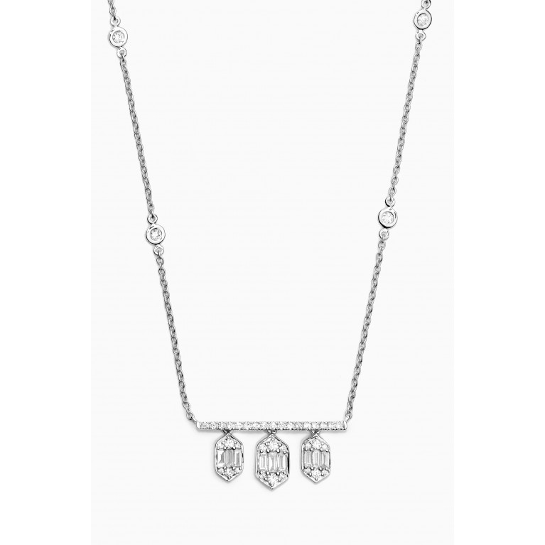 Damas - Palace Baguette Three Diamond Bar Necklace in 18kt White Gold