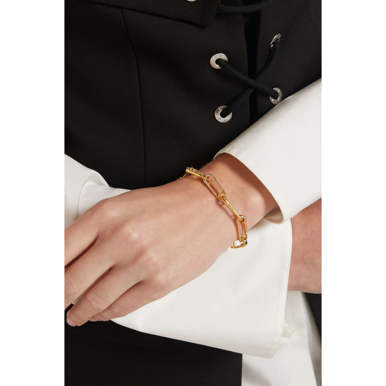 Crystal Haze - Locked Pin Chain Bracelet in 18kt Gold-plated Brass