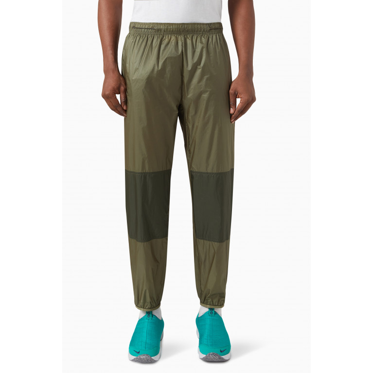 Nike - ACG Windshell Pants in Nylon Green