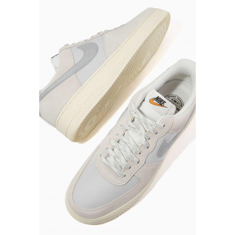 Nike - Air Force 1 '07 LV8 Vintage Sneakers in Leather & Textile Neutral