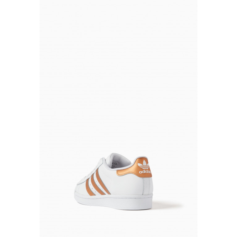 Adidas - Superstar Low-top Sneakers in Leather Pink