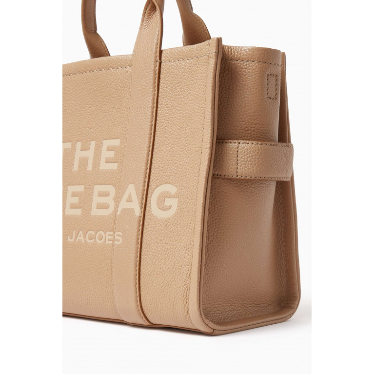 Marc Jacobs - The Medium Traveler Tote Bag in Cow Leather