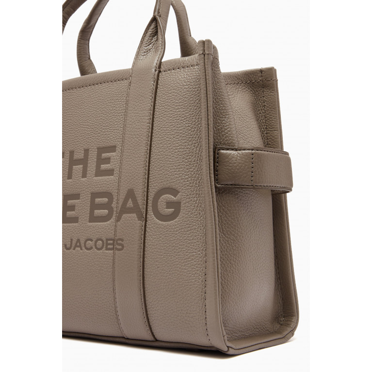 Marc Jacobs - The Medium Traveler Tote Bag in Cow Leather Grey