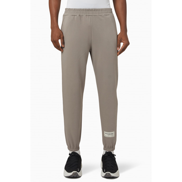 The Giving Movement - Relaxed Fit Lounge Sweatpants in Organic Cotton Brown