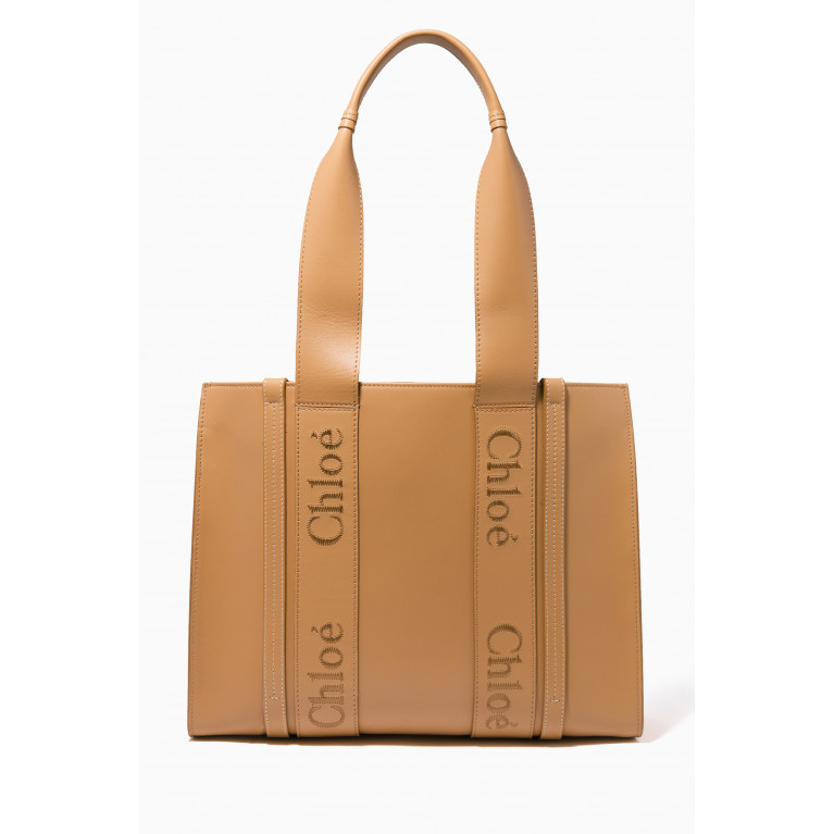Chloé - Medium Woody Tote Bag in Leather Neutral
