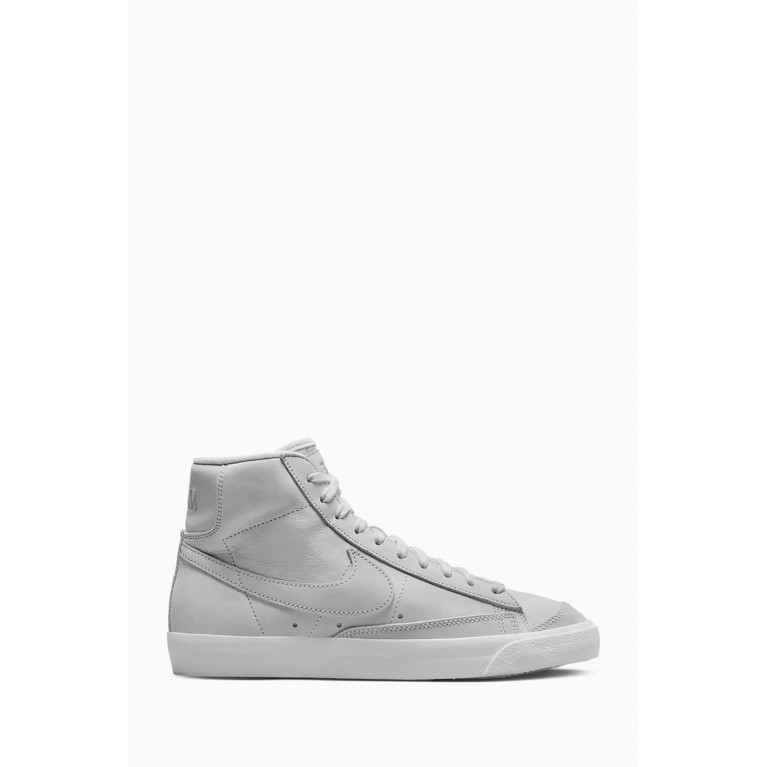 Nike - W Blazer Mid-top Premium Sneakers in Leather