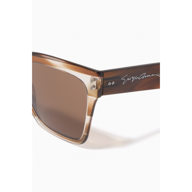 Giorgio Armani - Cat-eye Sunglasses in Acetate Brown