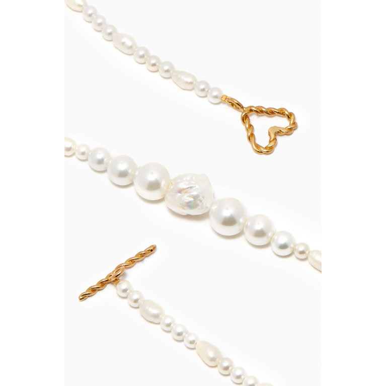 Luiny - Simple Pearl Necklace in Gold-plated Metal