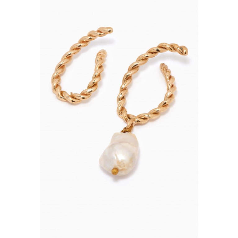 Luiny - Interlaced Pearl Drop Ear Cuff Set in Gold-plated Metal