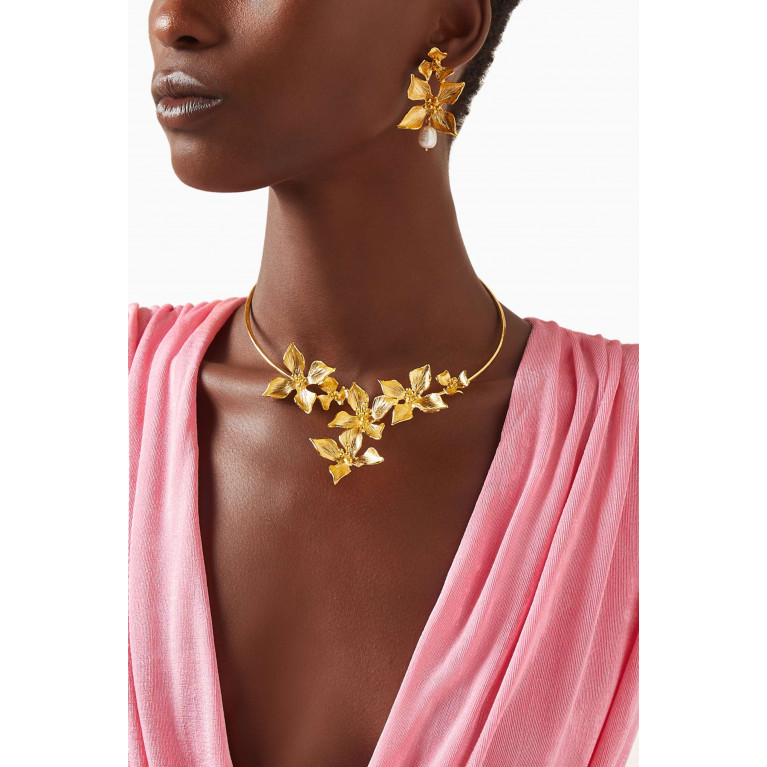 Lynyer - Blossom Collar Necklace in 24kt Gold-plated Brass