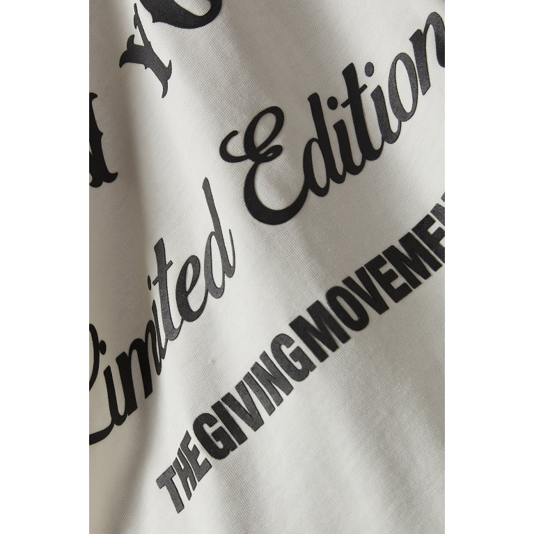 The Giving Movement - Modest NY Sweatshirt in COTTONSEY100© Neutral