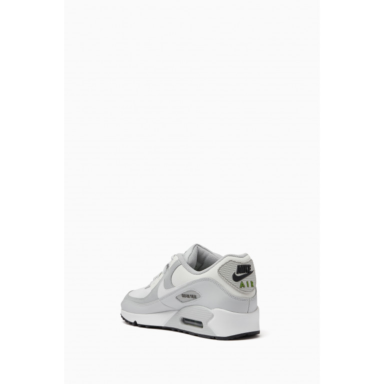 Nike - Air Max 90 GTX Sneakers in GORE-TEX White