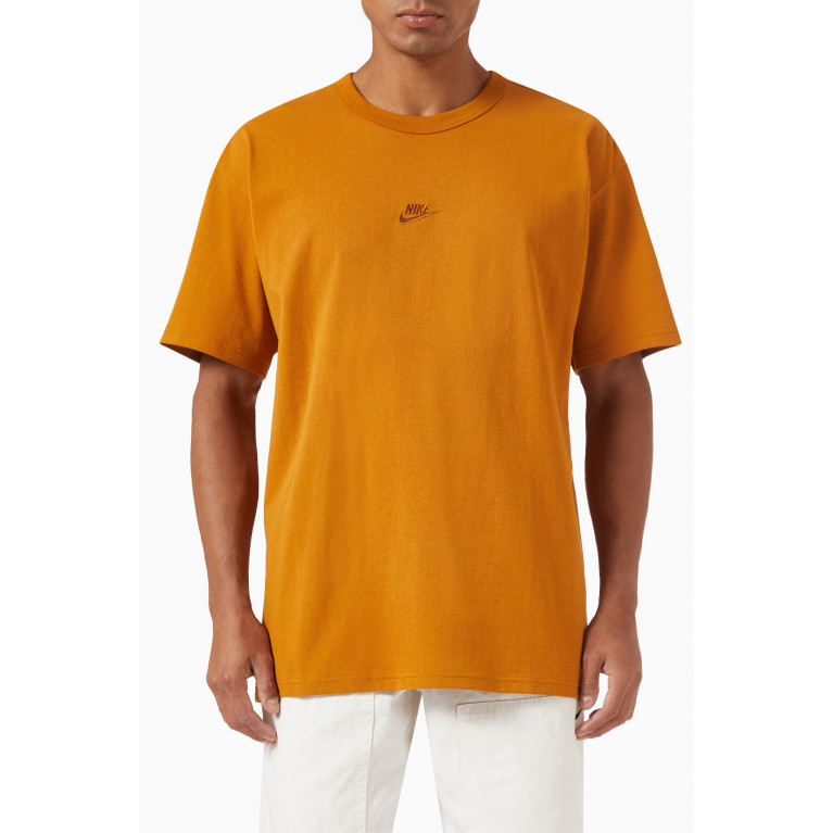 Nike - Sportswear Premium Essentials T-shirt in Cotton Yellow