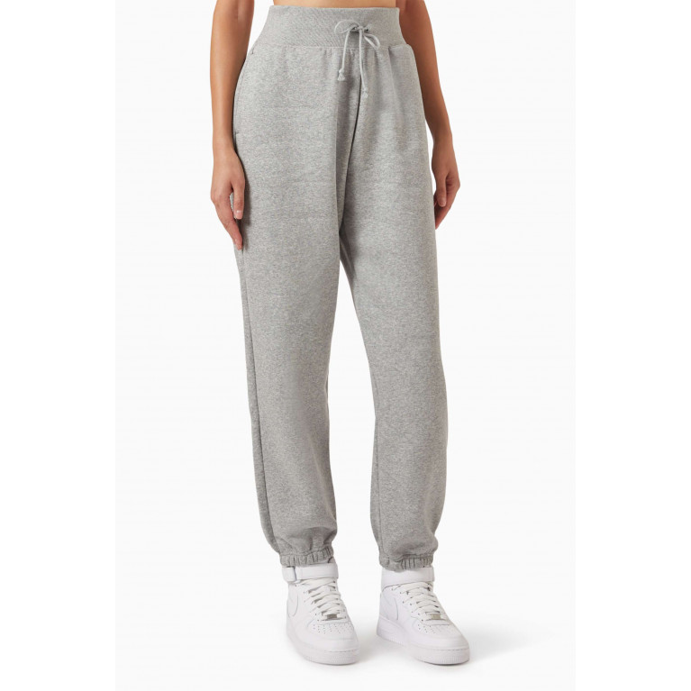 Nike - Logo Sweatpants in Phoenix Fleece Grey