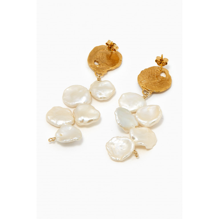 Alighieri - La Jetee Pearl Drop Earrings in 24kt Gold-plated Bronze