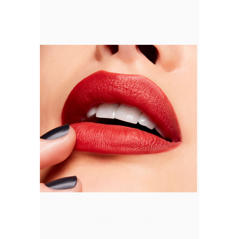 MAC Cosmetics - Devoted To Chili Powder Kiss Velvet Blur Slim Stick, 2g Devoted to Chili