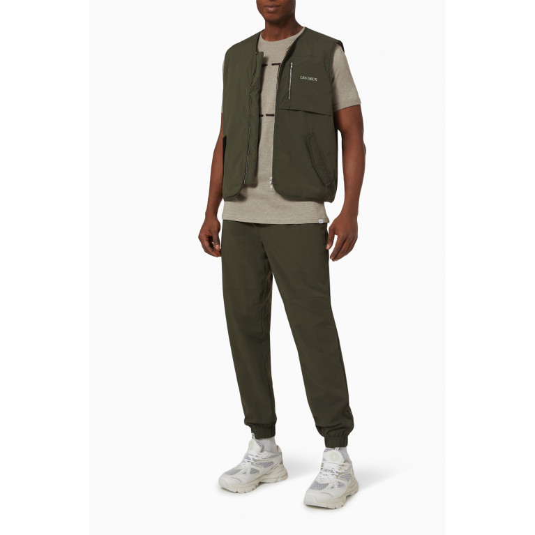 Les Deux - Mack Vest in Recycled Technical Fabric Green