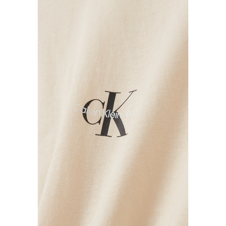Calvin Klein - Colour-block Monogram T-shirt in Cotton Neutral
