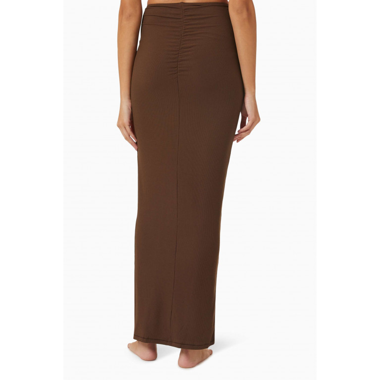 SKIMS - Soft Lounge Ruched Long Skirt COCOA