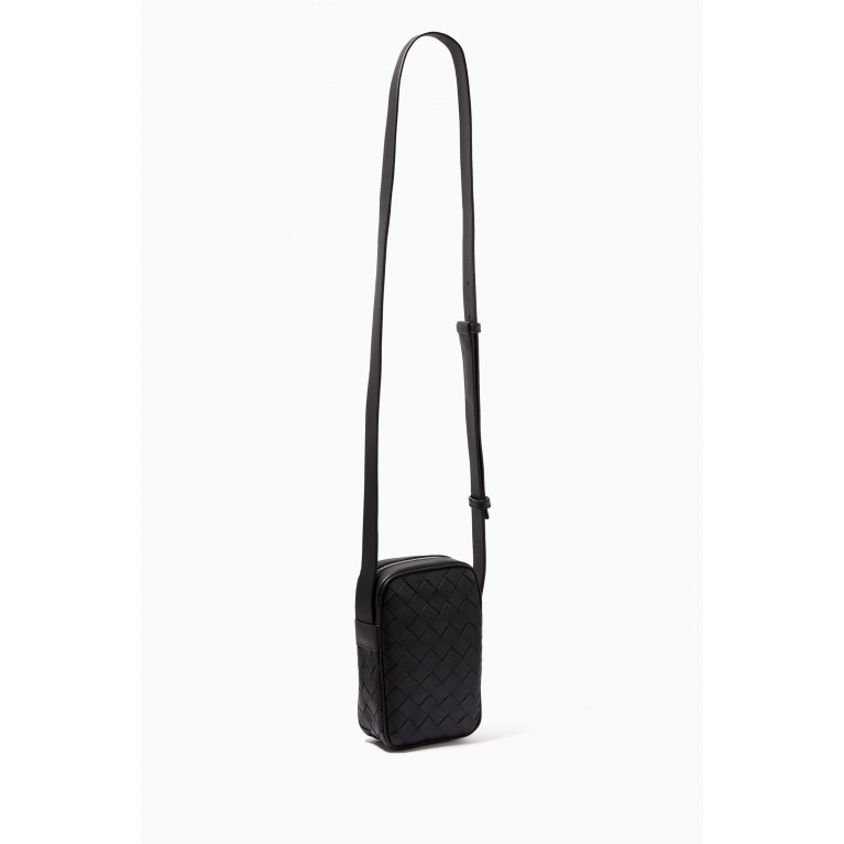 Bottega Veneta - Zipped Phone Pouch in Intrecciato Leather
