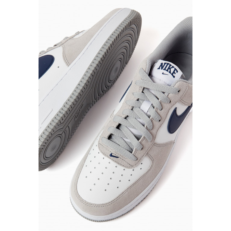Nike - Air Force 1 '07 Sneakers in Suede & Leather