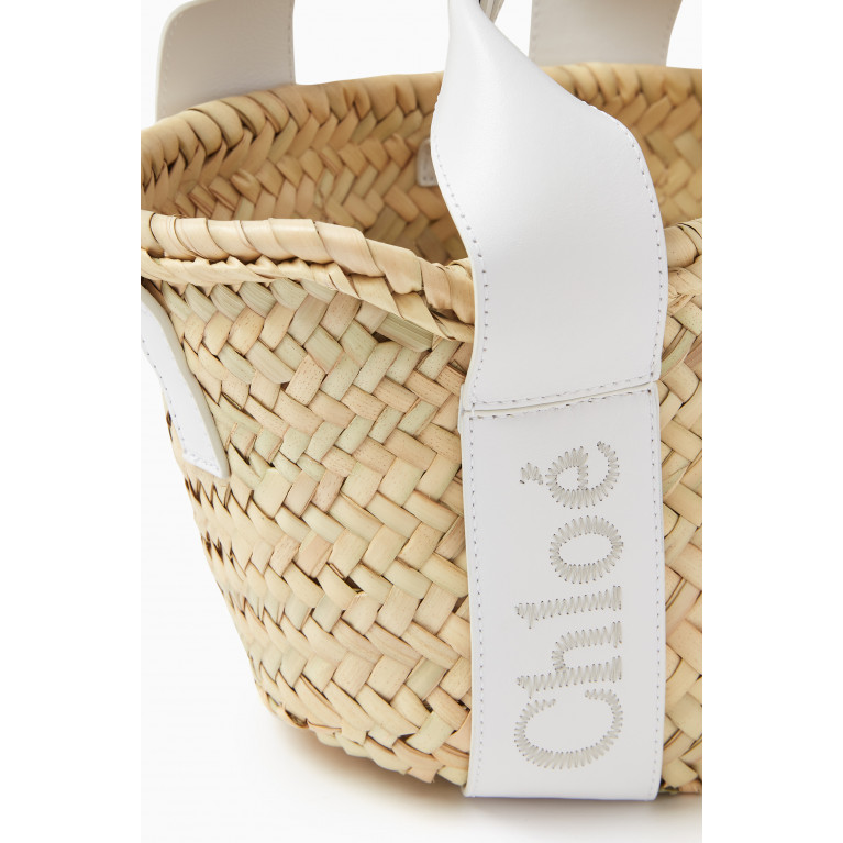 Chloé - Small Chloé Sense Basket Bag in Raffia & Leather White