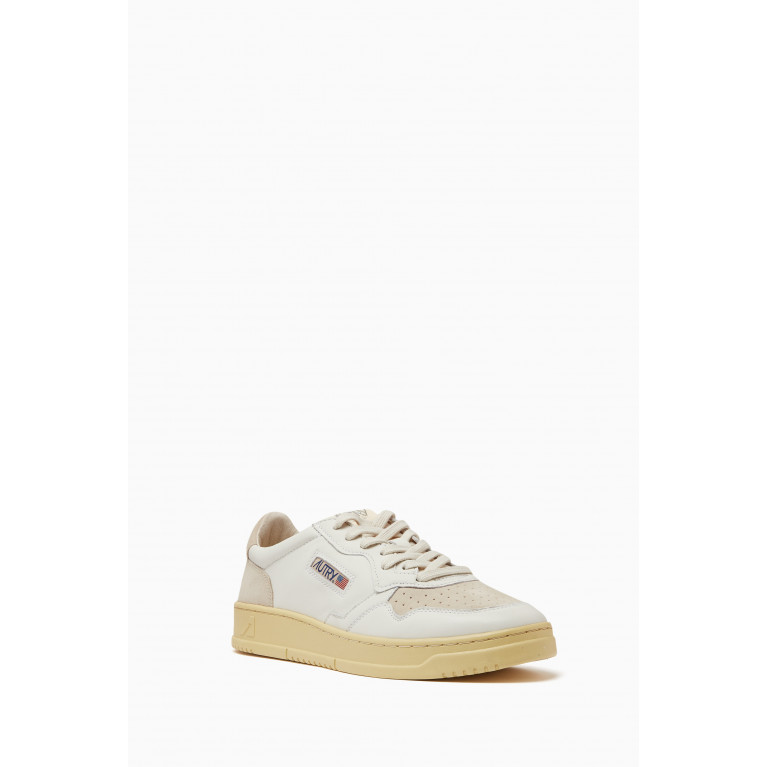Autry - Medalist Low Sneakers in Leather & Suede