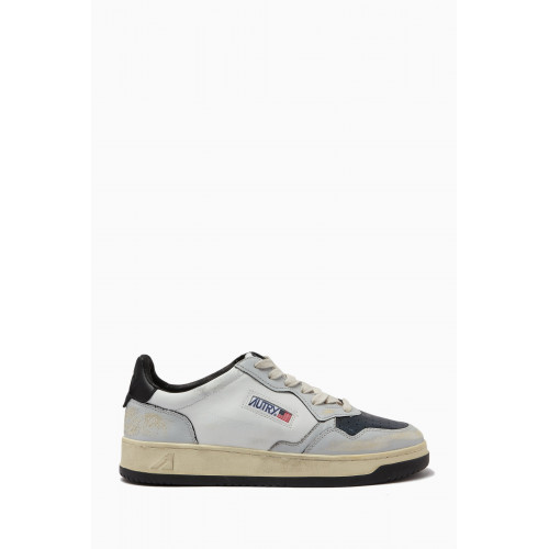 Autry - Medalist Low Super Vintage Sneakers in Leather