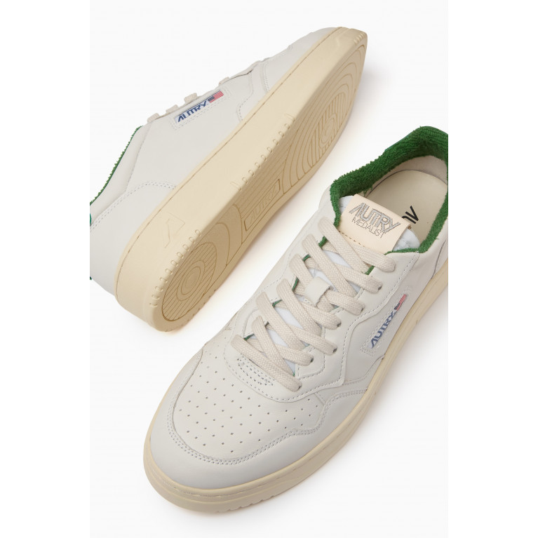 Autry - Medalist Low Sneakers in Leather
